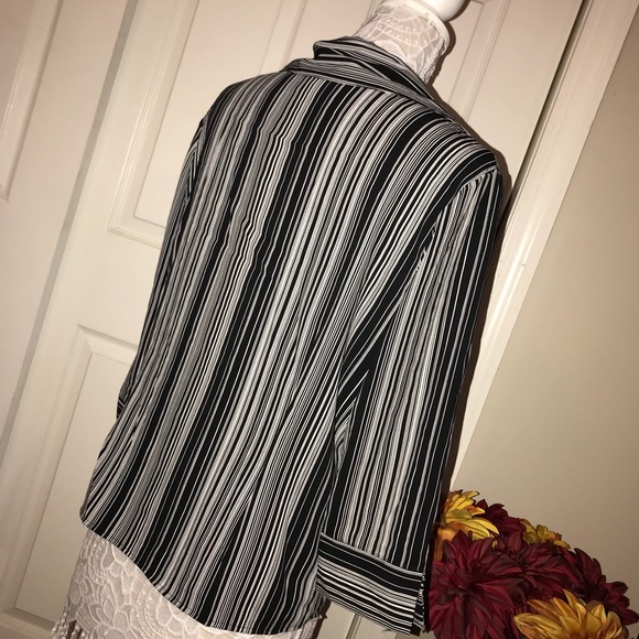 Apt 9. Striped Print Blouse 👚 3/4 Sleeve - Picture 5 of 7